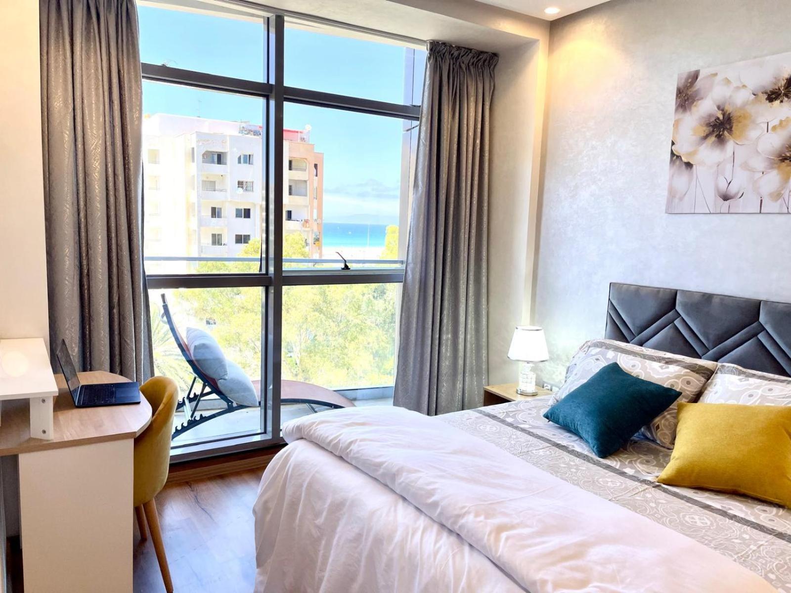 Modern Elegance With Sea Views In Central Tangier - Steps To Beach, Train And Attractions! Extérieur photo