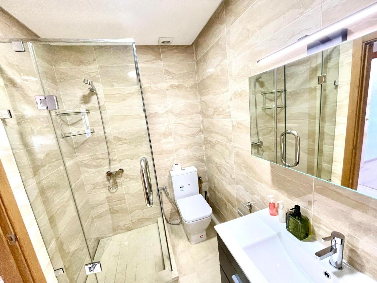 Modern Elegance With Sea Views In Central Tangier - Steps To Beach, Train And Attractions! Extérieur photo