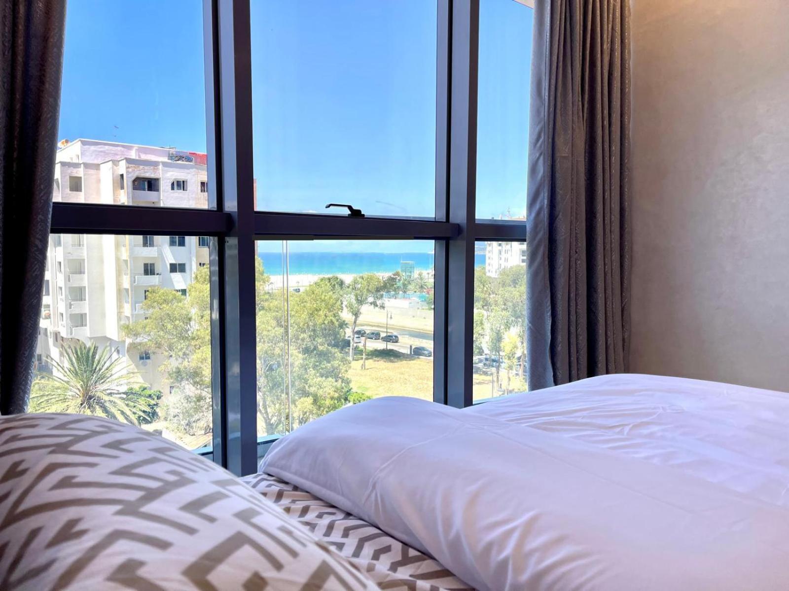 Modern Elegance With Sea Views In Central Tangier - Steps To Beach, Train And Attractions! Extérieur photo