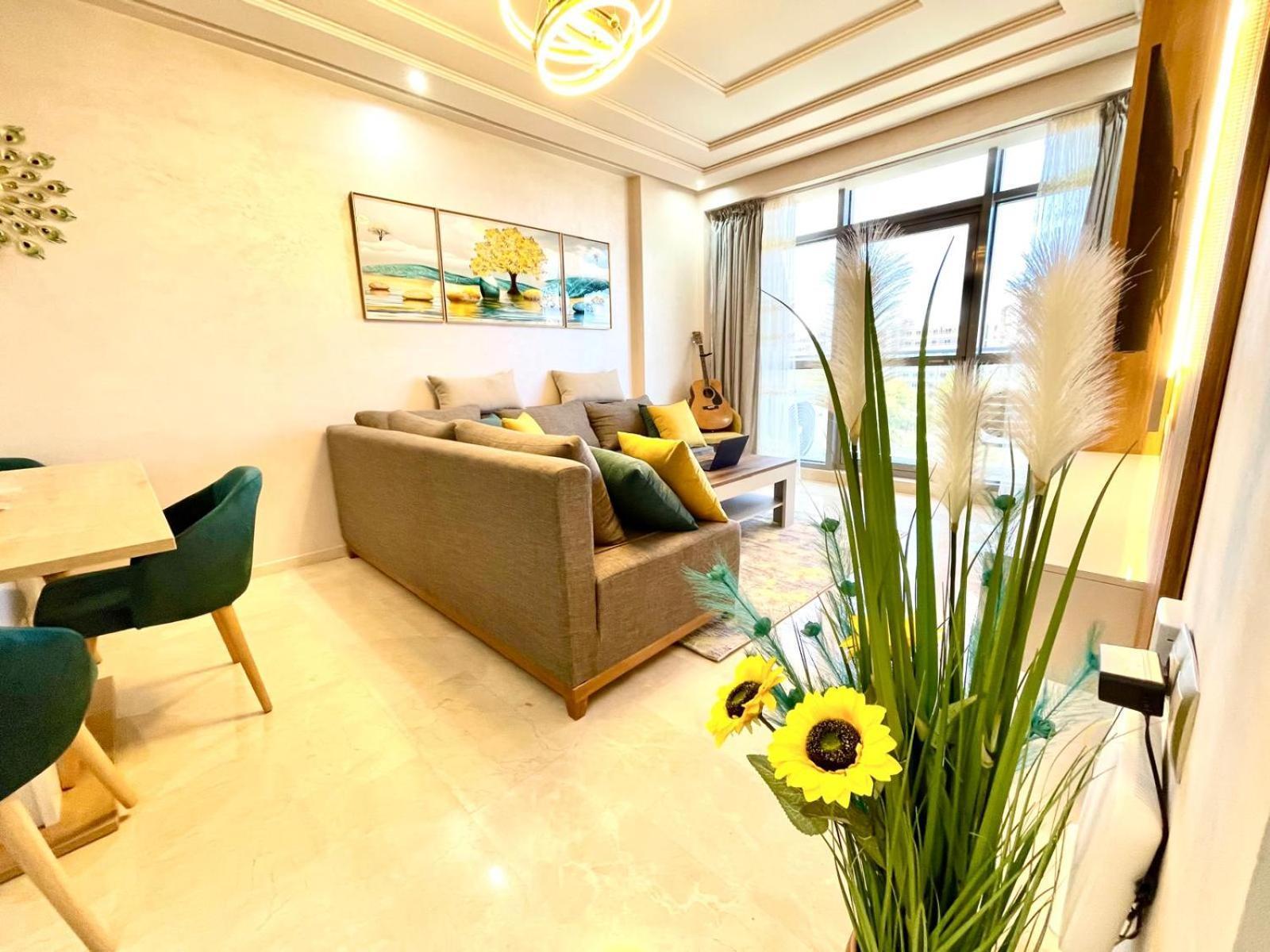 Modern Elegance With Sea Views In Central Tangier - Steps To Beach, Train And Attractions! Extérieur photo