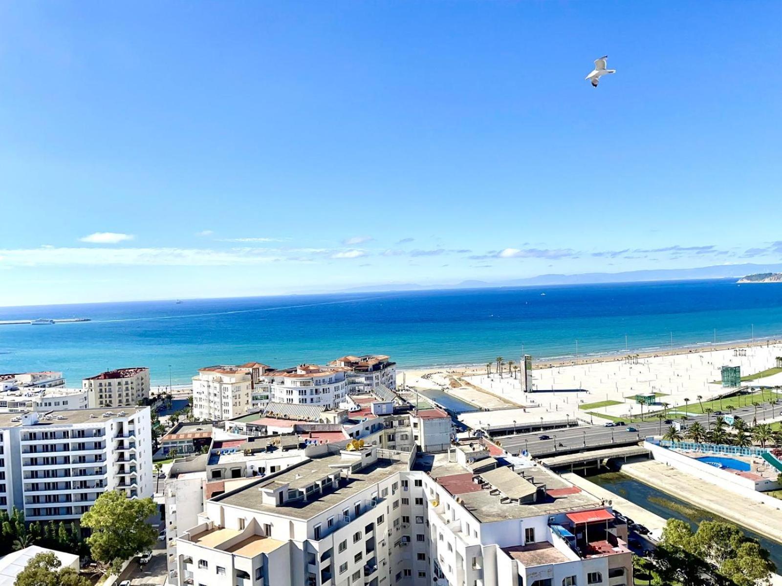 Modern Elegance With Sea Views In Central Tangier - Steps To Beach, Train And Attractions! Extérieur photo