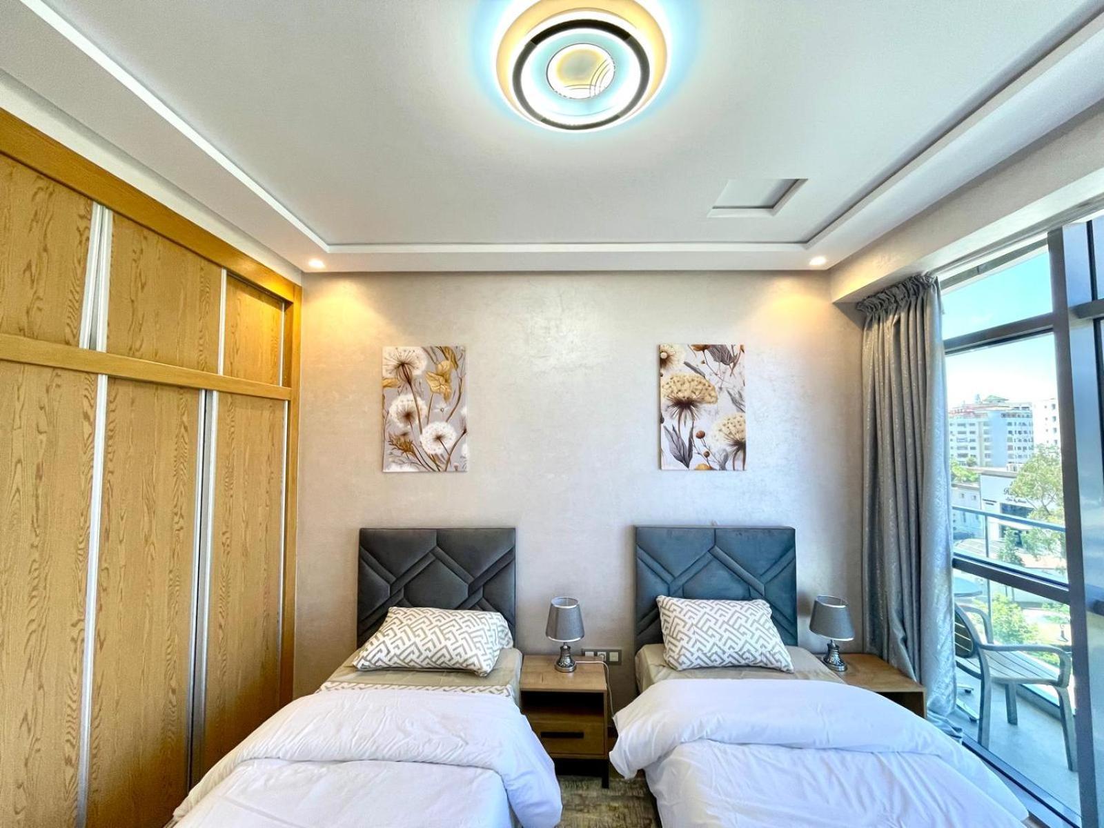 Modern Elegance With Sea Views In Central Tangier - Steps To Beach, Train And Attractions! Extérieur photo